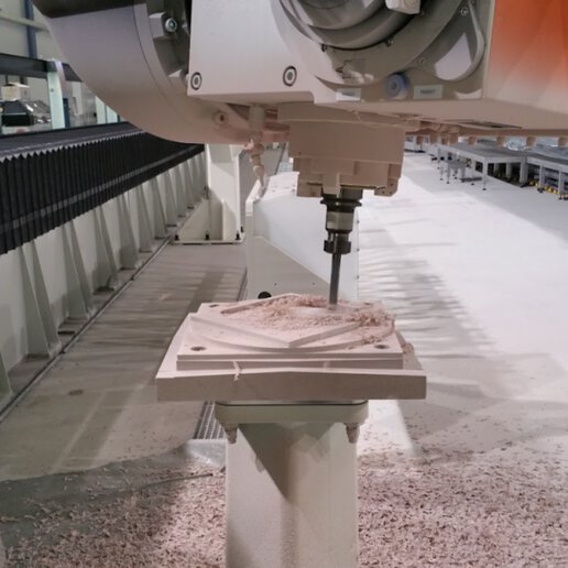 PAR Systems spindle milling and trimming system removing material.