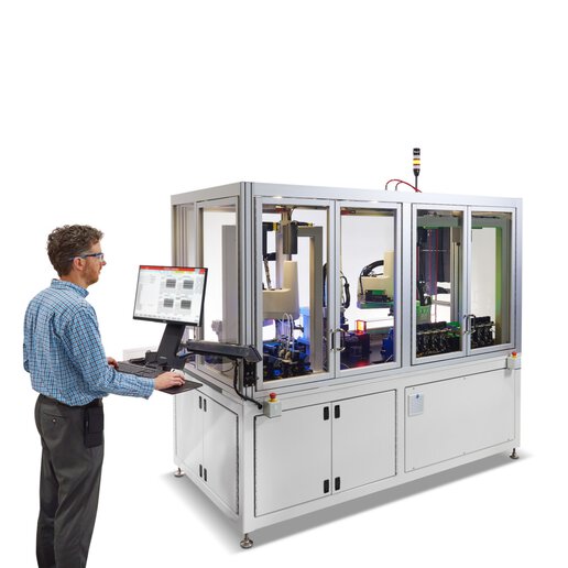 PAR engineer monitoring functionality of automation system.