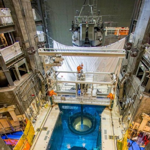 Refueling crane at nuclear power plant