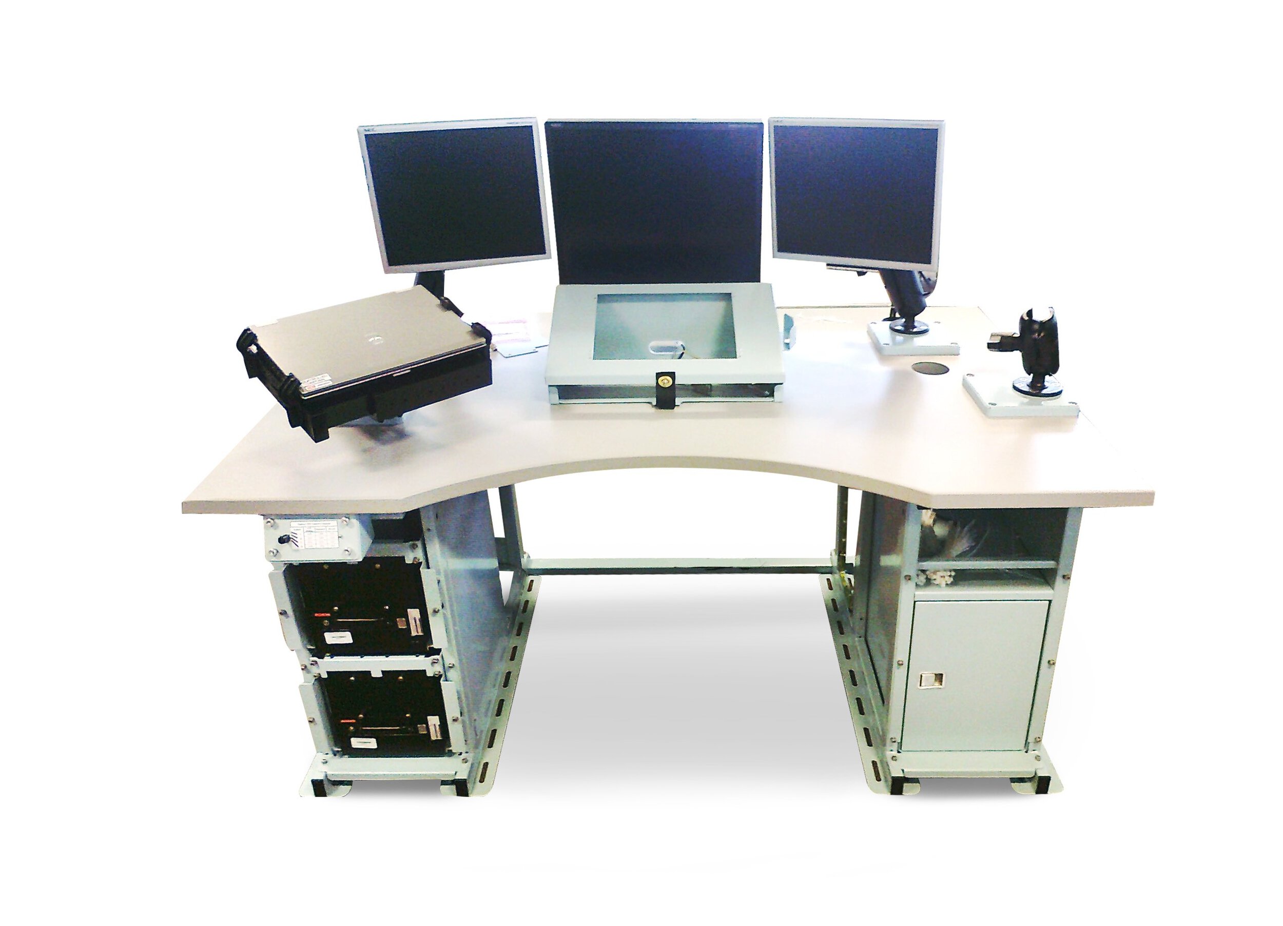 Marine desk with COMFIRE fireproof technology.